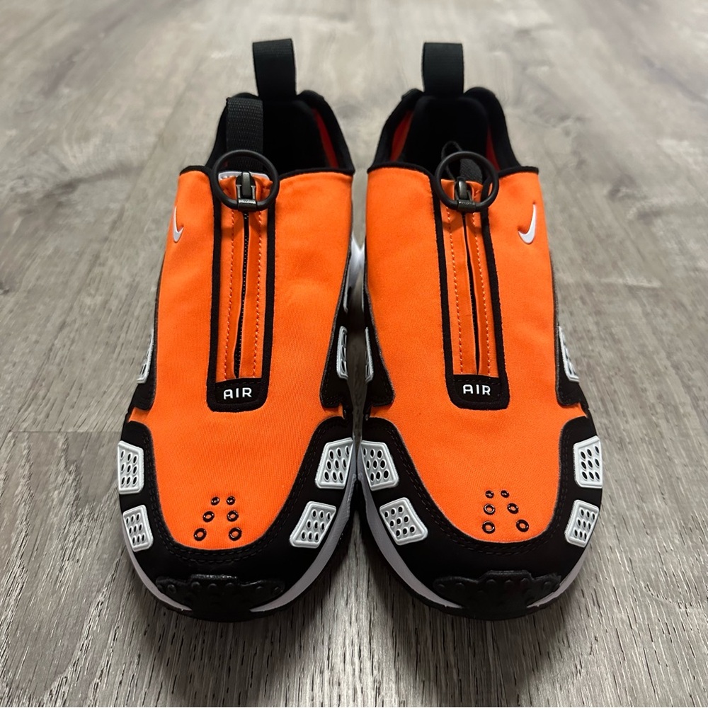 FZ2068-800 Nike Women's Air Max SNDR Safety Orange Black (Women's)